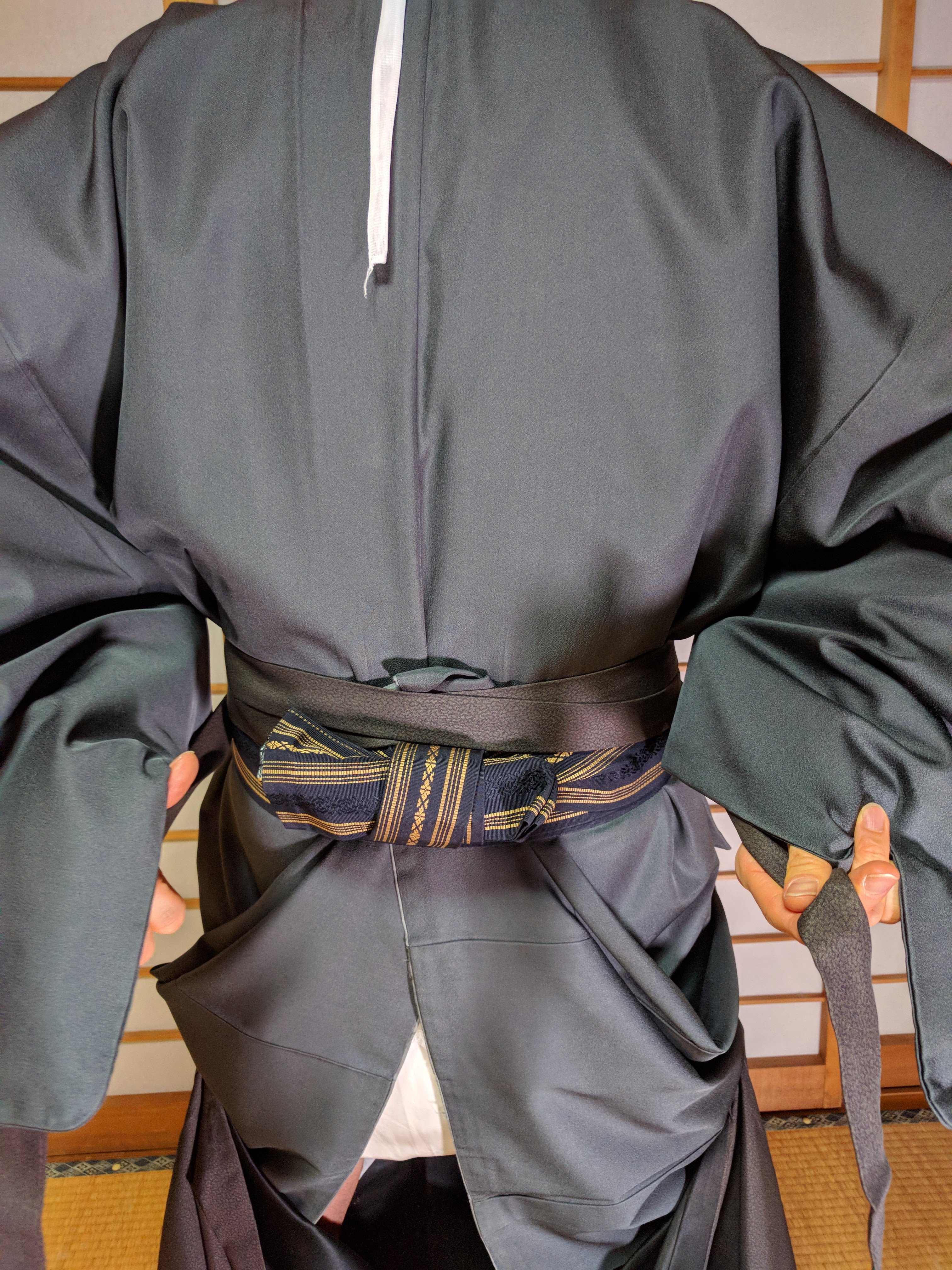 男の和服着物の袴 初心者でも分かる4つの種類と3つの着け方解説